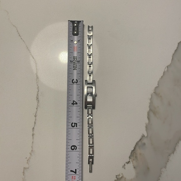 *SOLD* 3900L Vintage Gucci Watch - Picture 8 of 8